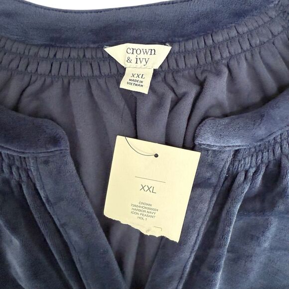 Crown & Ivy NWT Women’s‎ Icon Peasant Top Size XXL Harbor Navy Velvet - Picture 4 of 10